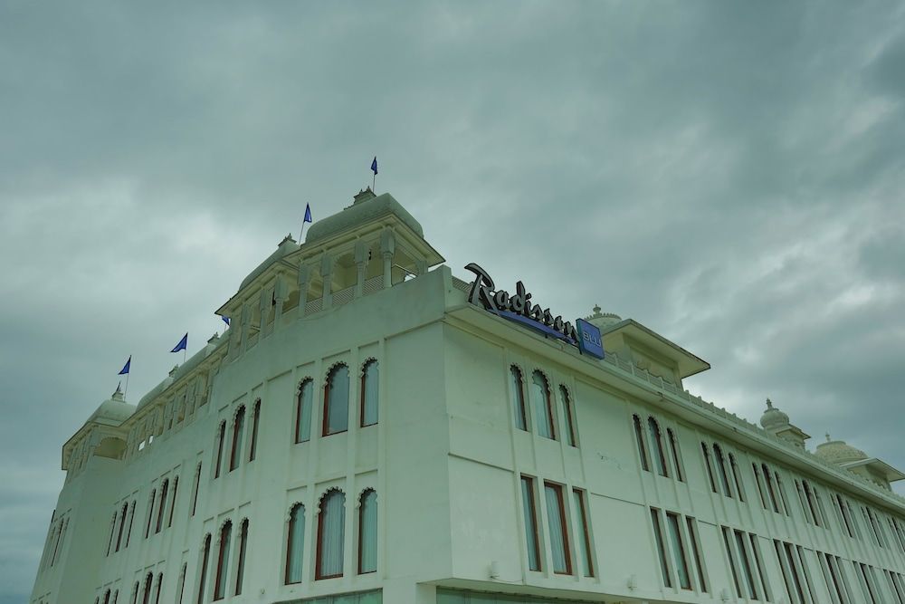 Radisson Blu Udaipur Palace Resort & Spa 2