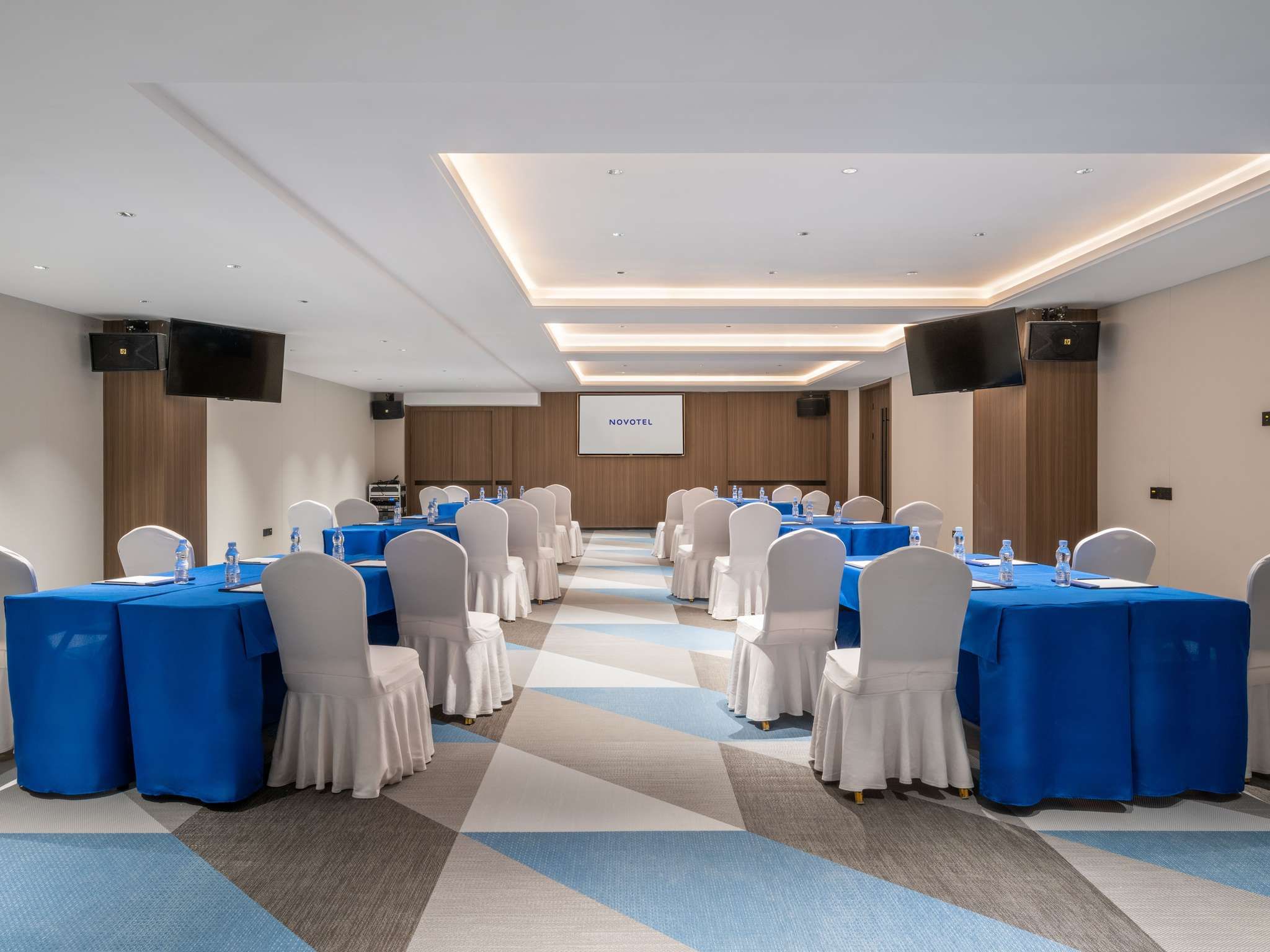 Novotel Shanghai Hongqiao International Airport 2
