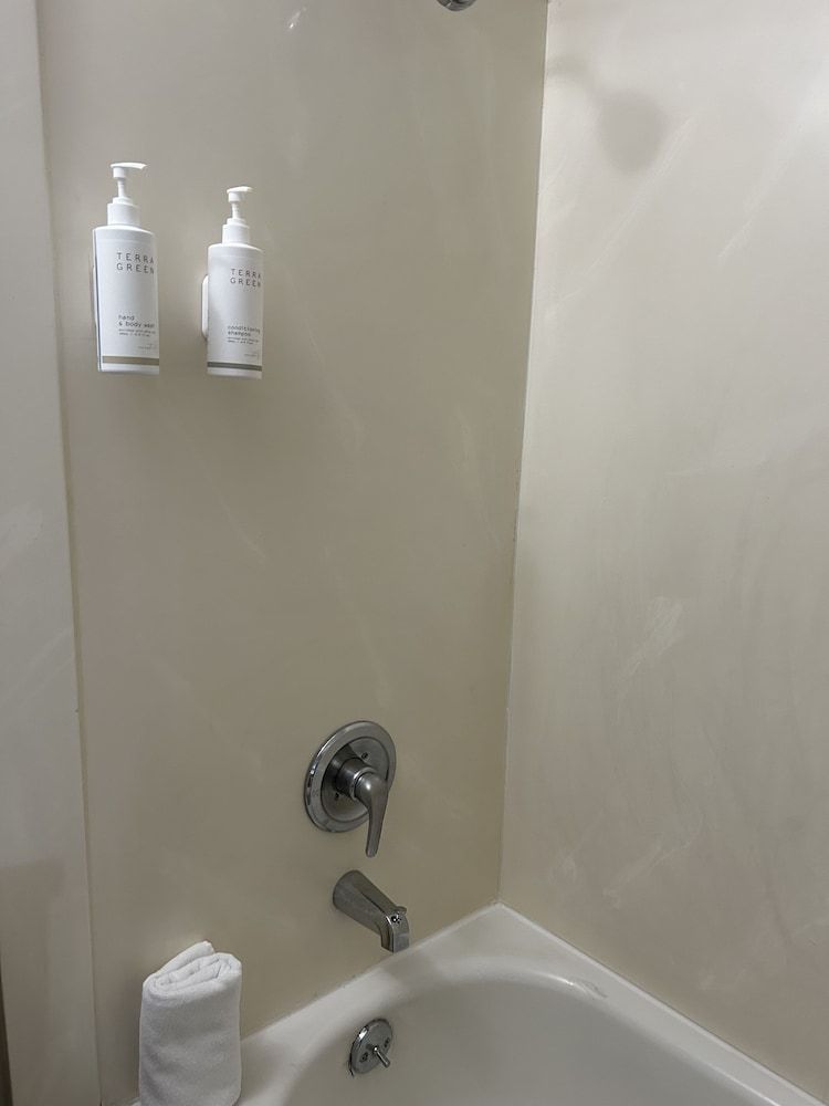 Days Inn by Wyndham Turlock 1