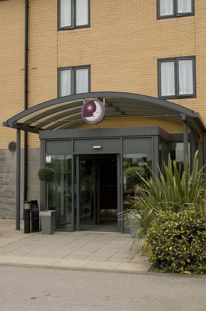 Premier Inn Sheffield Meadowhall 1