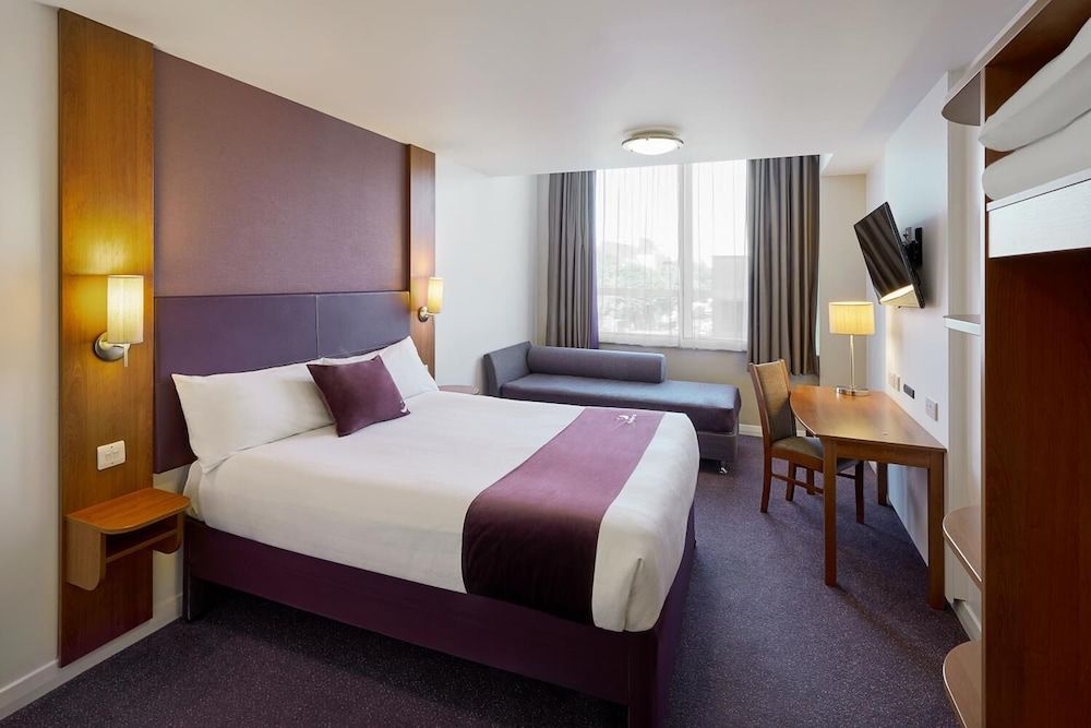 Premier Inn Manchester Bury 1