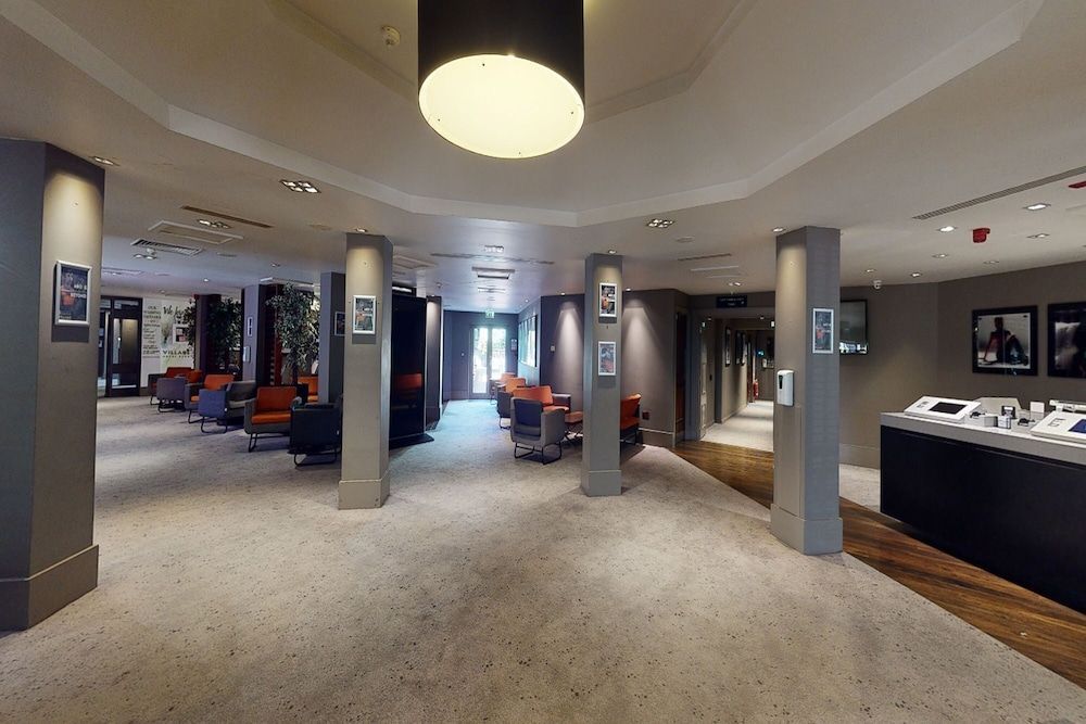 Village Hotel Swindon 2