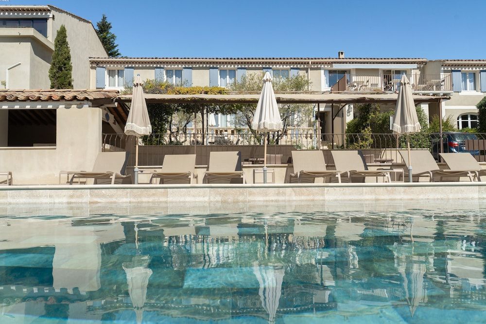 Hôtel Le Pré Saint Michel 1