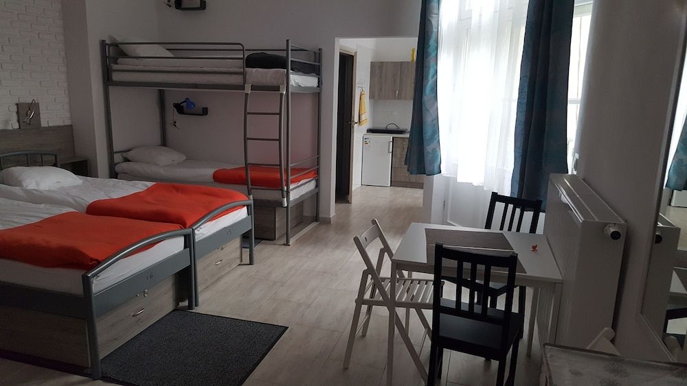 Hostel Lwowska 11 1