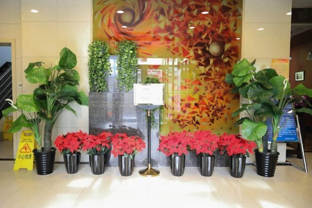 Guantong Modern Hotel (Beijing Qianmen) 2