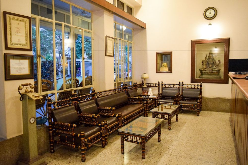 Hotel Arya Niwas 2
