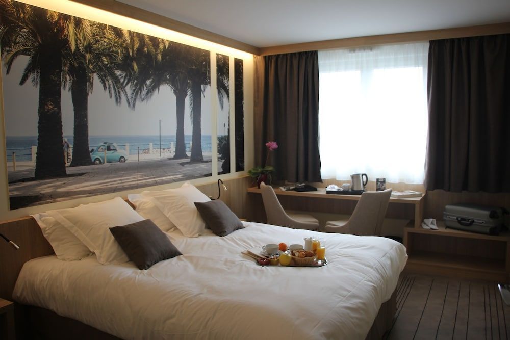 Brit Hotel Montargis 2