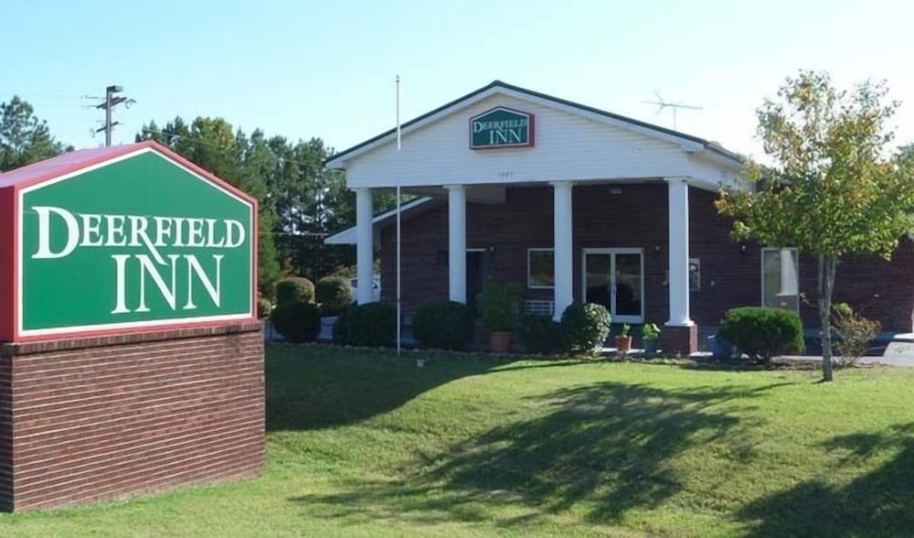 Deerfield Inn and Suites - Fairview 1