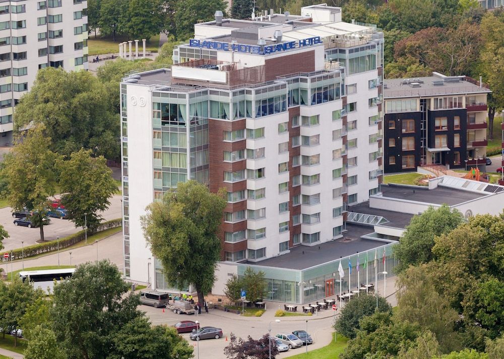 Riga Islande Hotel with FREE Parking 1
