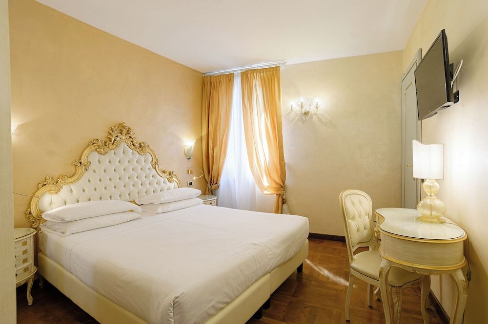 Casa Savoia & Casa Jolanda 1