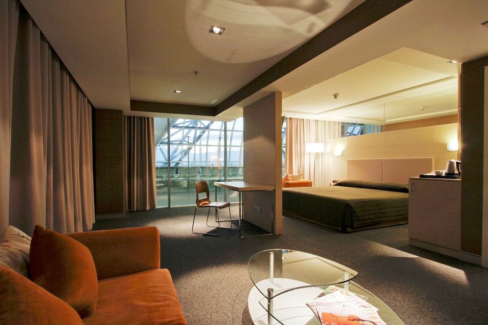 Miracle Transit Hotel 1