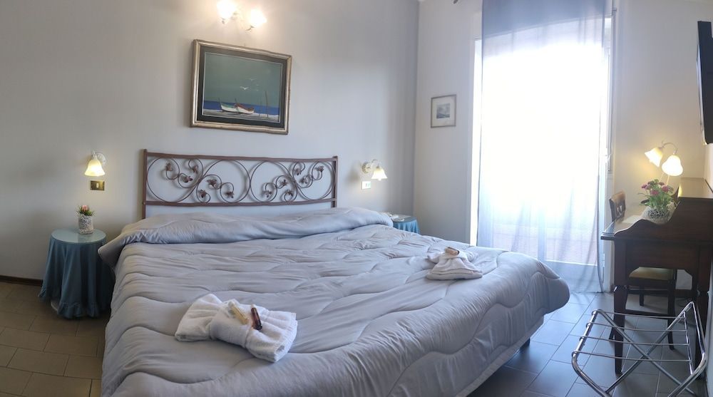 Tk HOTEL 1