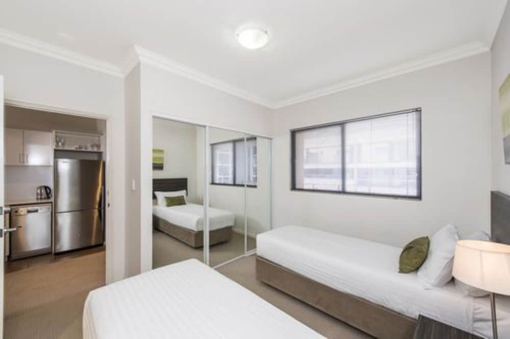 Dolphin Quay Apartments 2