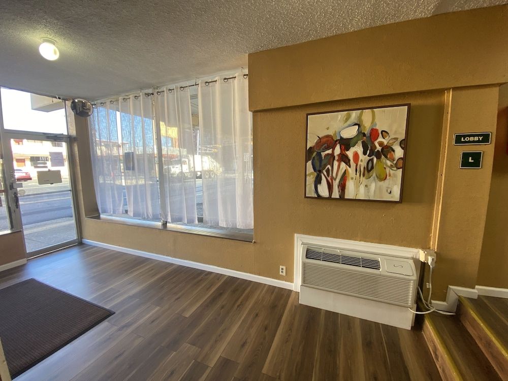 Red Carpet Inn & Suites 1