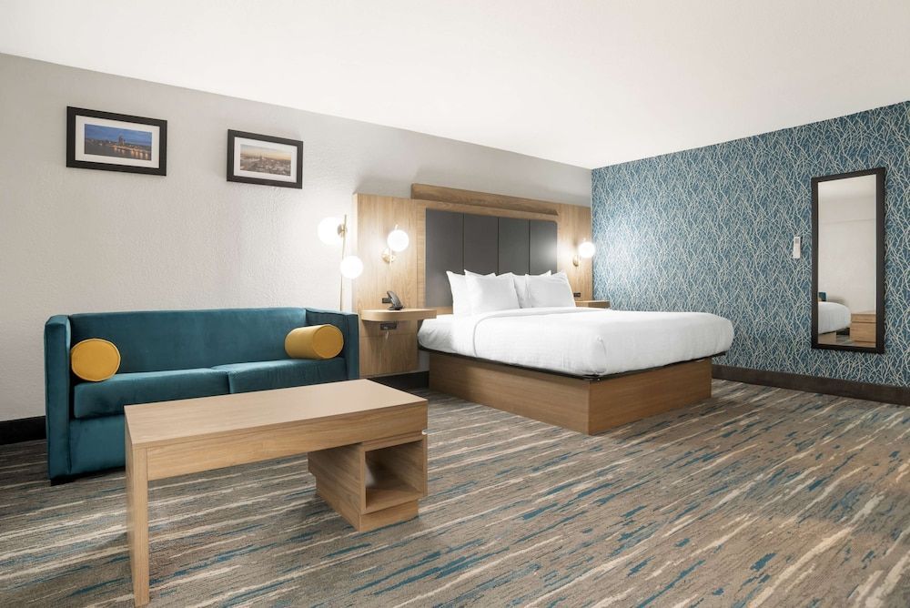 Best Western Plus Mobile Inn and Suites 1