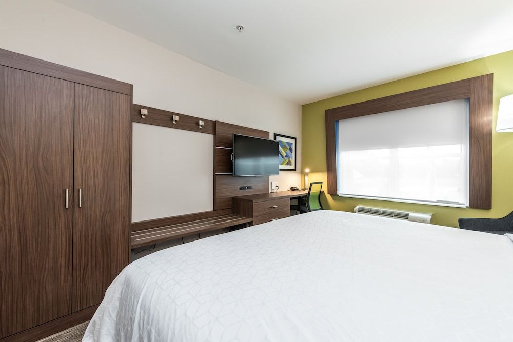 Holiday Inn Express & Suites LAGRANGE by IHG 2