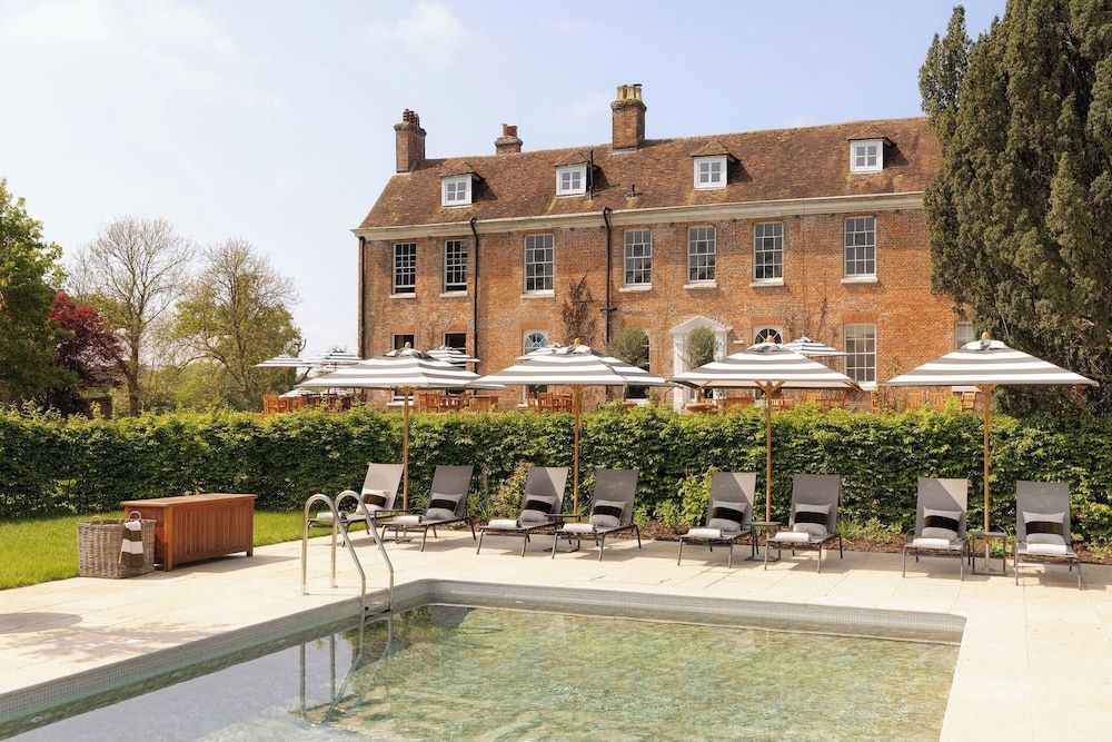 New Park Manor Hotel 1