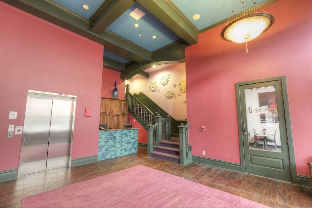 Montvale Hotel 2
