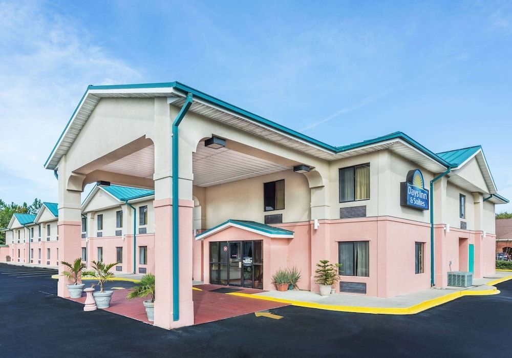 Days Inn by Wyndham Panama City/Callaway 1