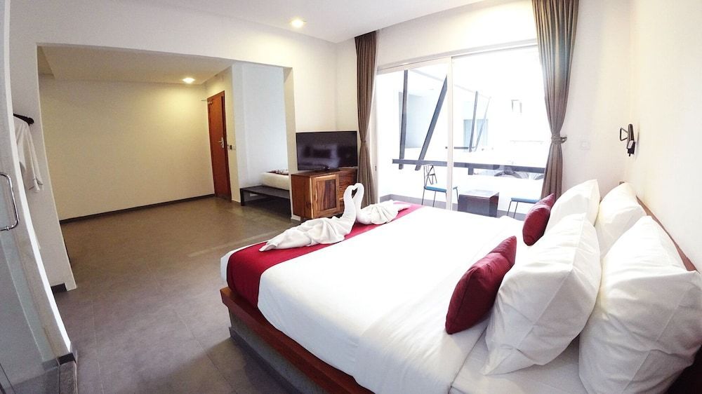 Hotel Records 2