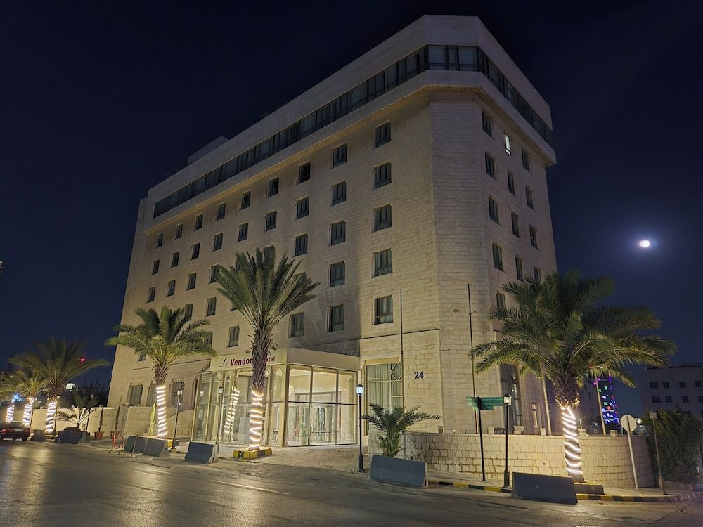 Le Vendome Hotel 1