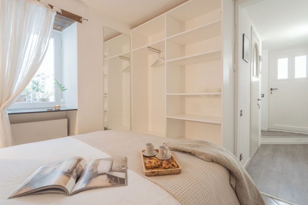 Pretty Studio in Old Town by Rent All Como 1