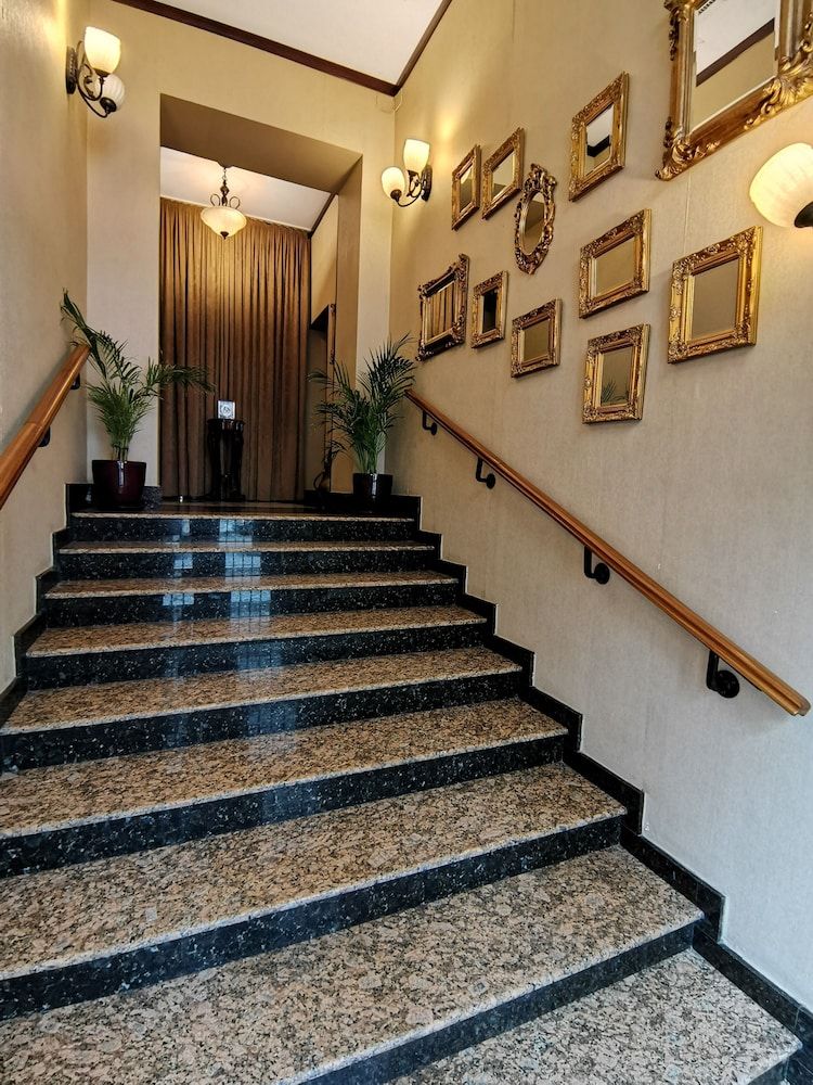 Hotel Carol 2