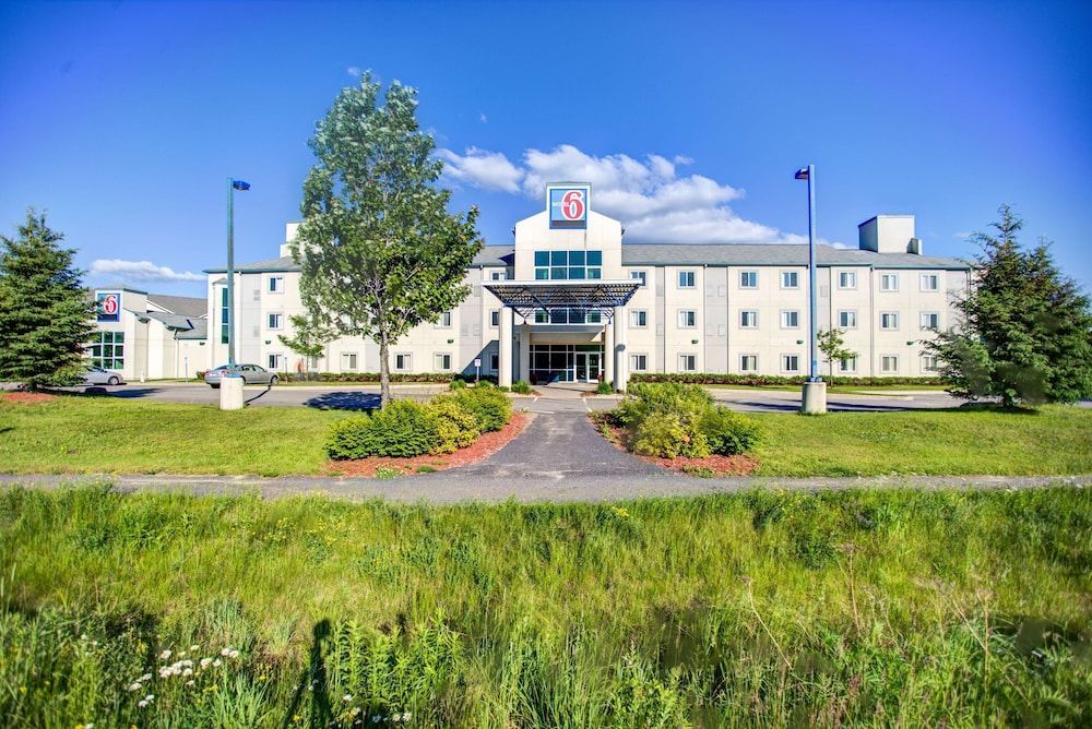 Motel 6-Huntsville, ON 1