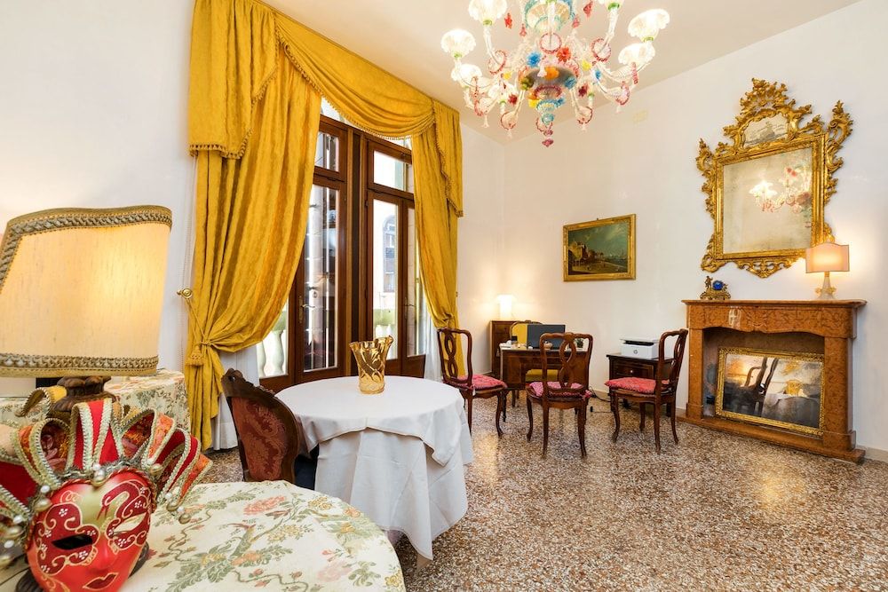 Luxury Venetian Rooms 2