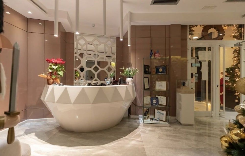 Demi Hotel 2