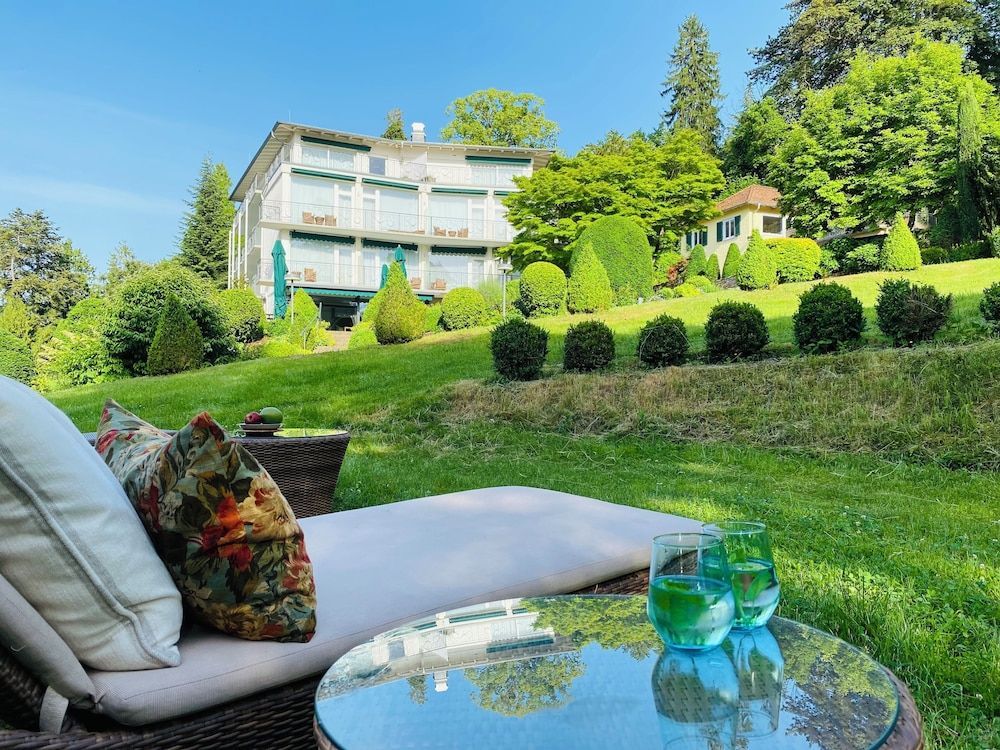 DAS SCHLOSSBERG - Boutique Hotel im Park- Nahe der Therme 1