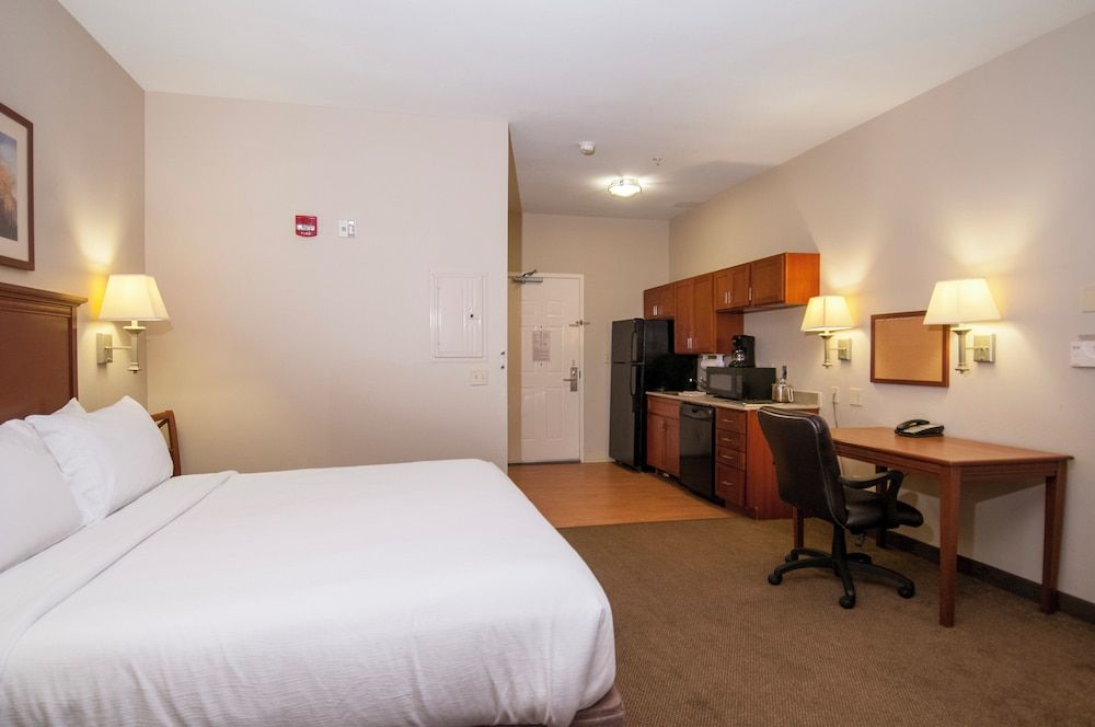 Candlewood Suites FLOWOOD by IHG 1