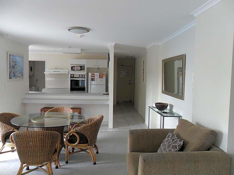 Grosvenor Beachfront Apartments Surfers Paradise 2