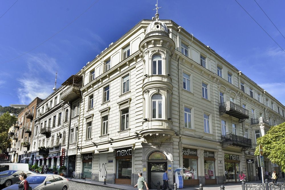 H&B apartments Laghidze 1