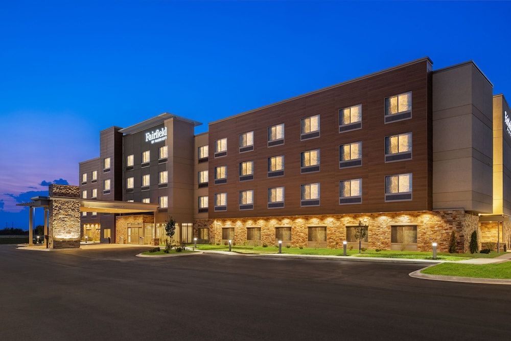 Fairfield by Marriott Inn & Suites Baraboo 1