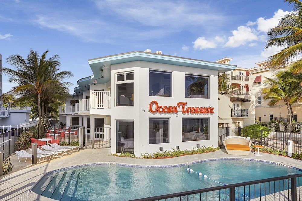 Ocean Treasure Beachside Suites 1