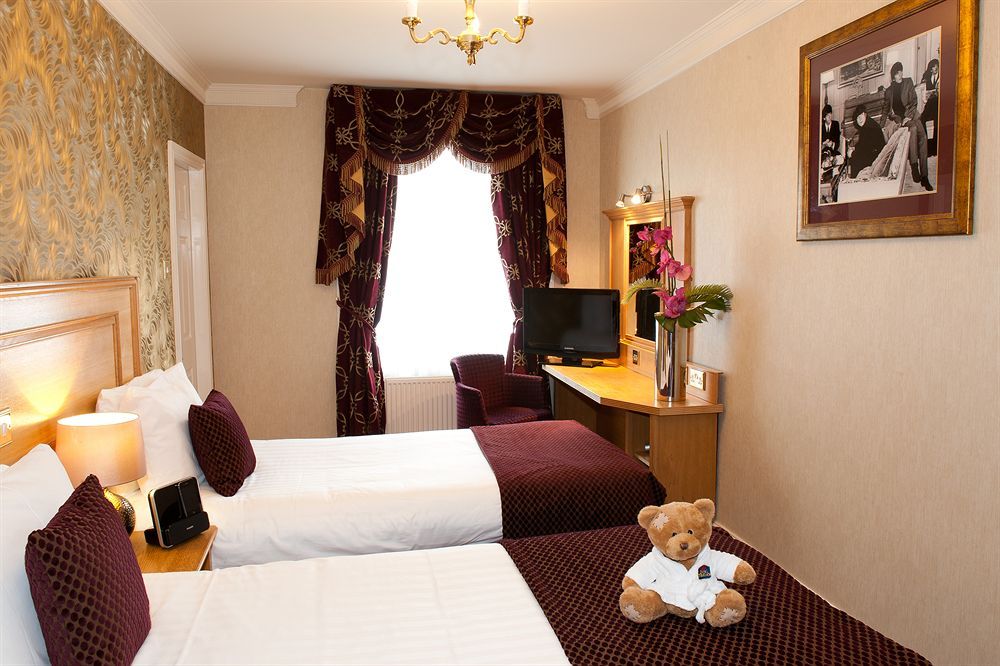 BEST WESTERN HALLMARK LIVERPOOL FEATHERS 1