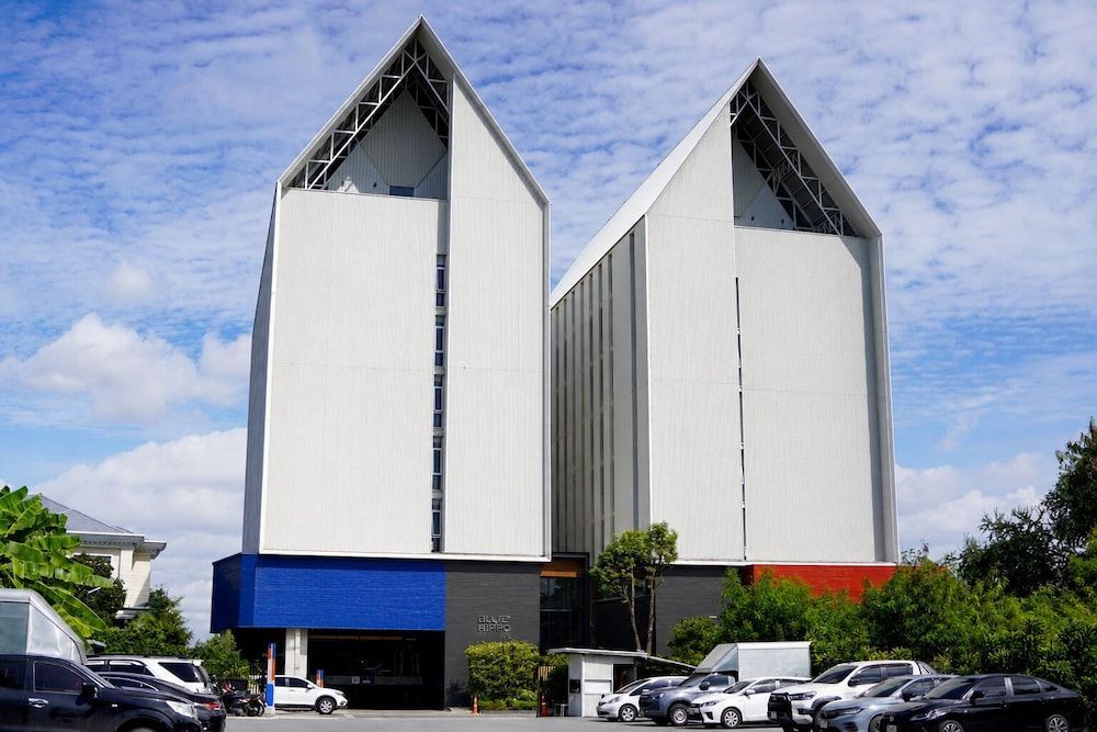 Blue Hippo & Red Crocodile Hotel 1