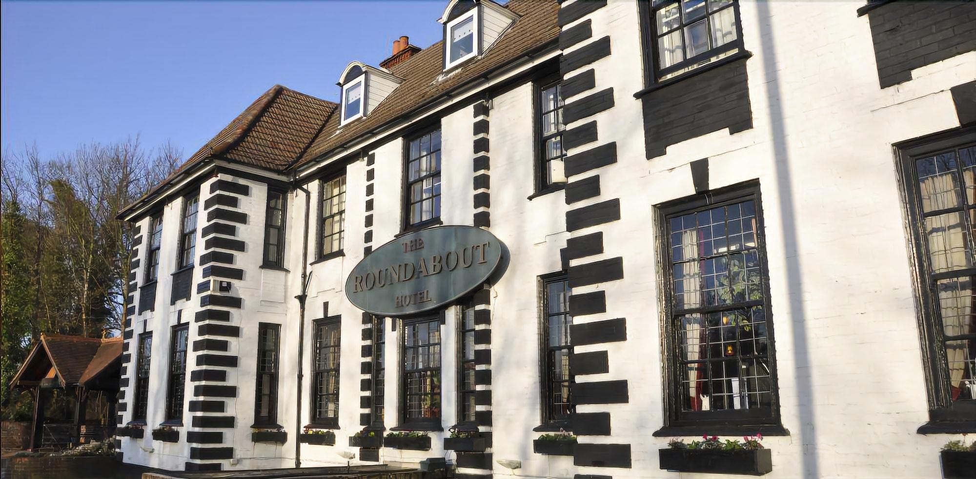 The Roundabout Hotel 2