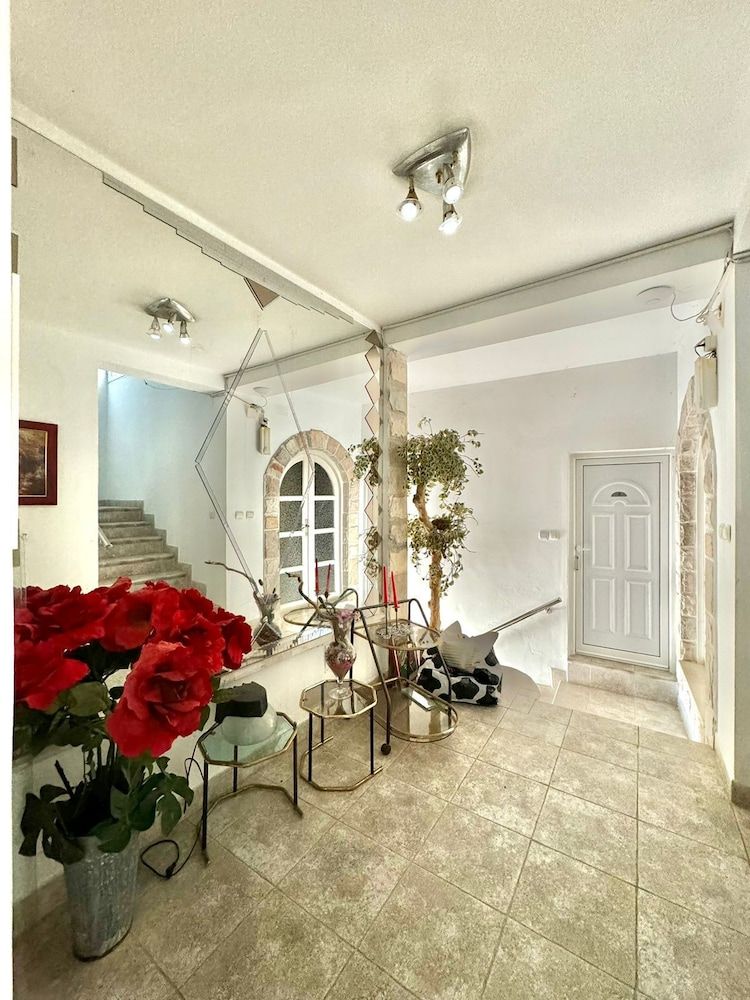 Sun Rose Apartments Sveti Stefan 2