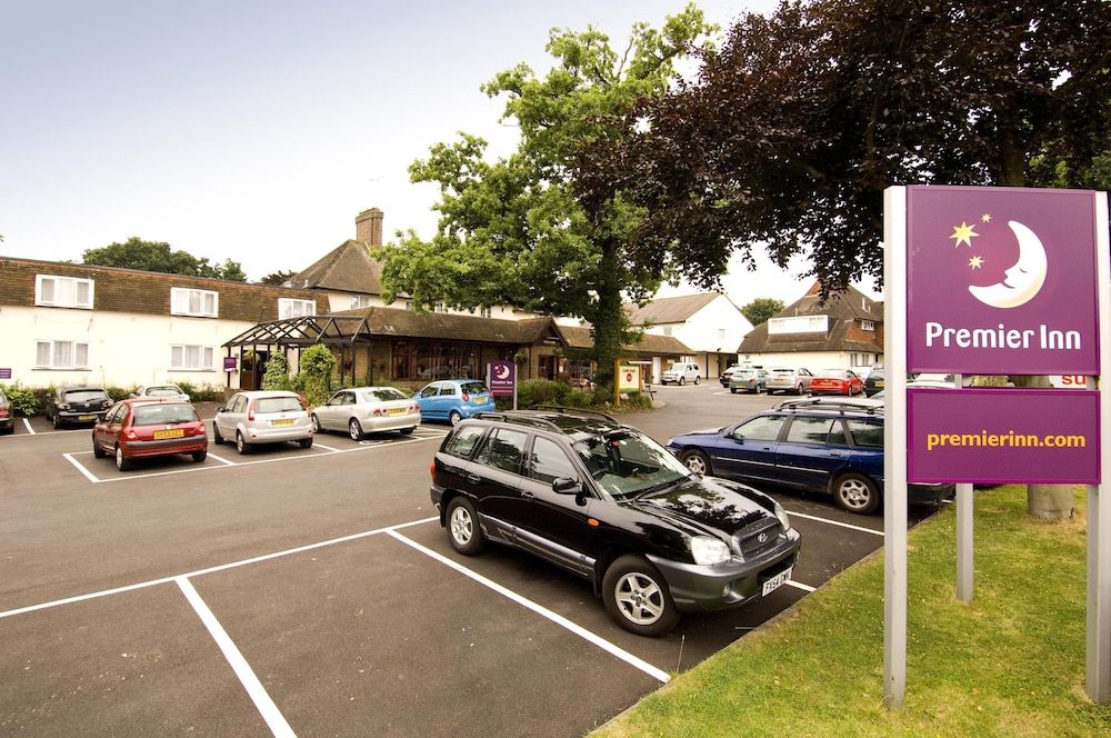 Premier Inn Gatwick Crawley - Goff's Park 1