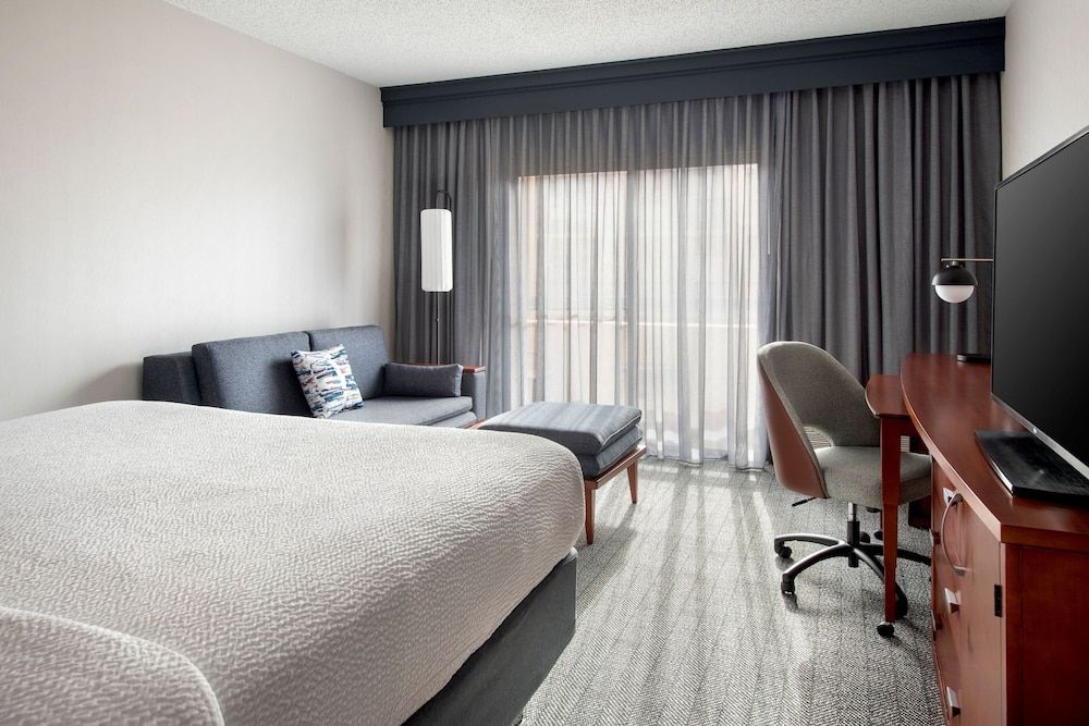 Courtyard by Marriott New Haven Wallingford 1