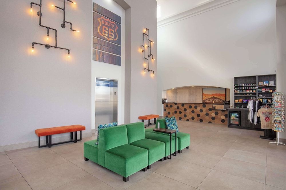 Best Western Plus King's Inn and Suites 2