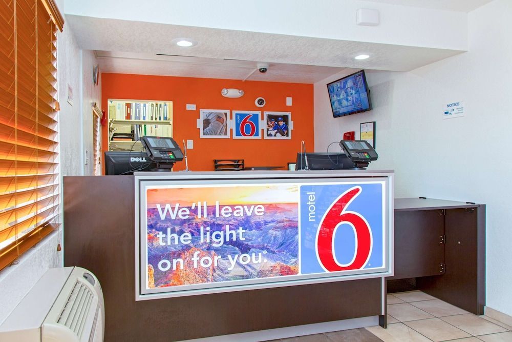 Motel 6 Phoenix, AZ - Airport - 24th Street 2
