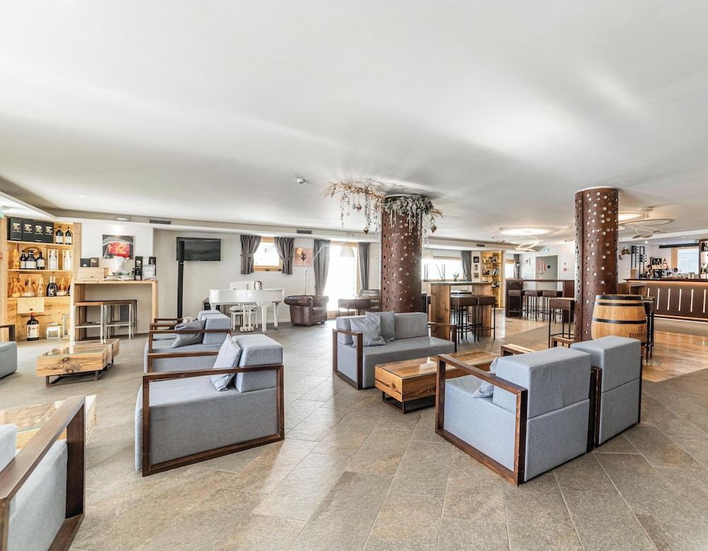 Hotiday Cervinia Ski&Spa 1