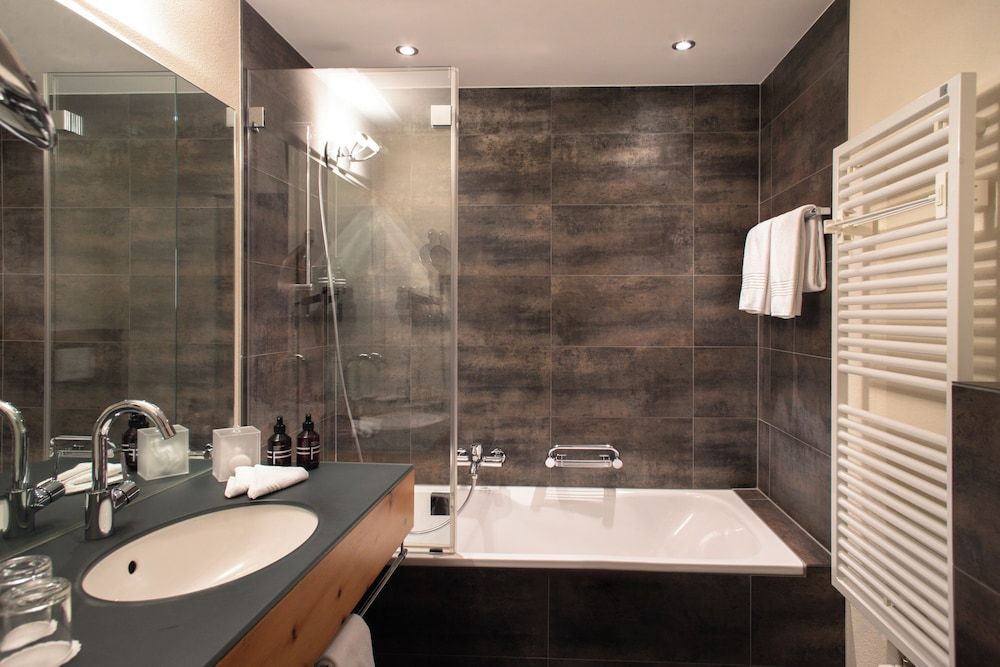 Hotel Adula 2