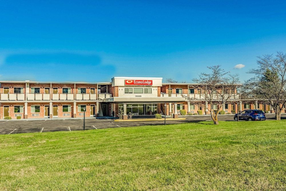 Econo Lodge Lexington Downtown near I-81 1