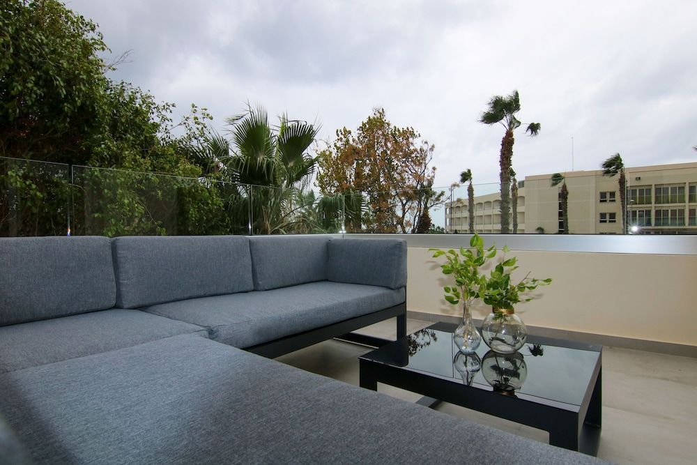 Phaedrus Living: Seaside Modern Flat Limnaria 123 1