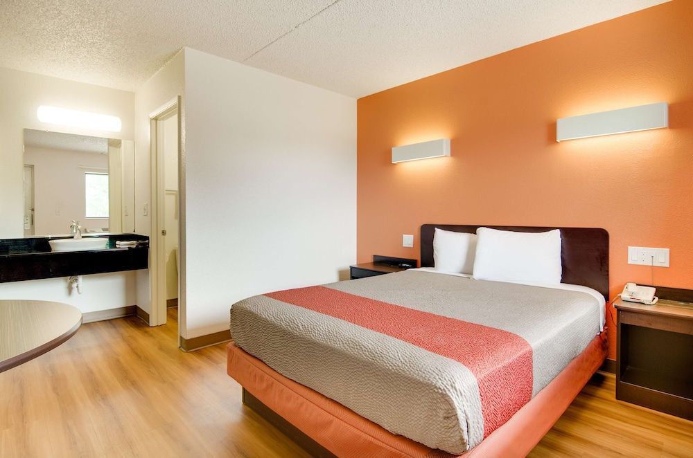 Motel 6-Salina, KS 2