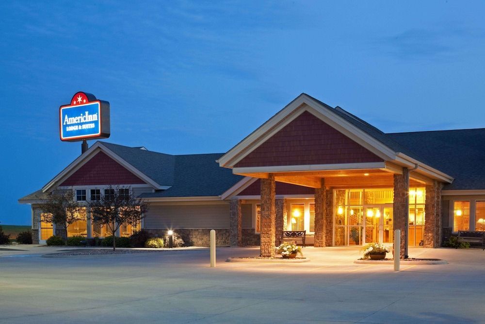 AmericInn by Wyndham Anamosa 1